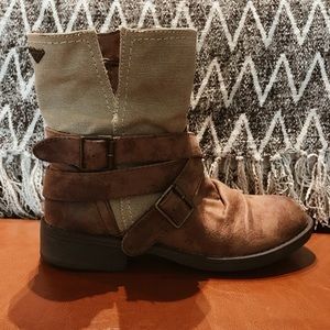 Roxy boots
